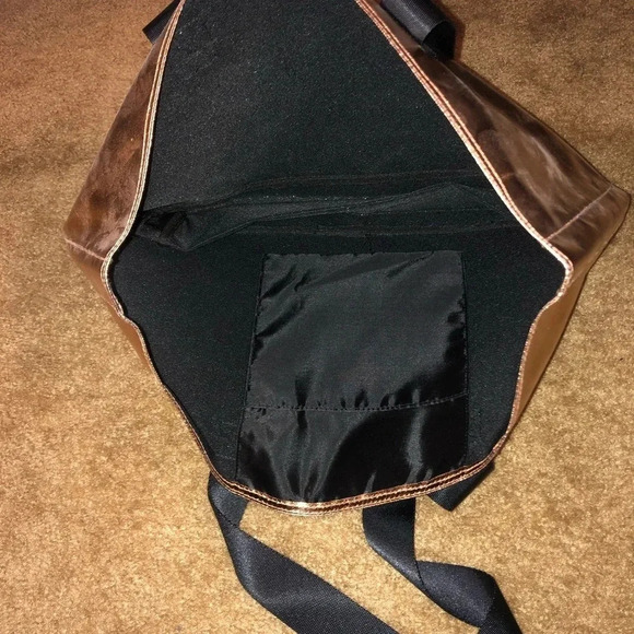 Gold metallic shiny Tote - Picture 6 of 6